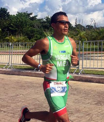 Isaac Vargas en Mundial de Triatlón Cozumel